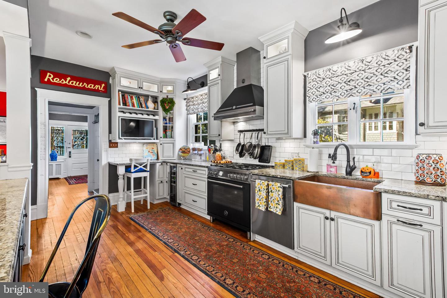 211 Ridgewood ROAD