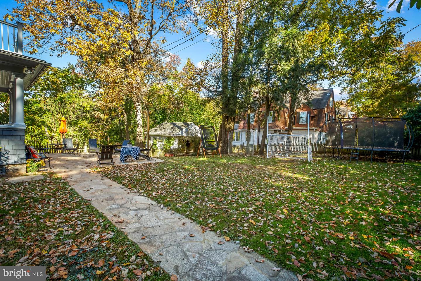 211 Ridgewood ROAD