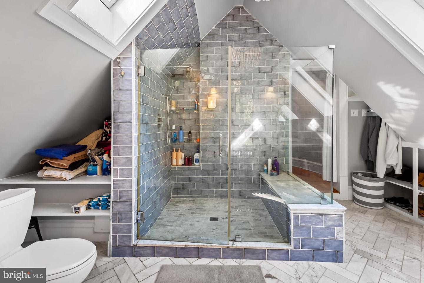 211 Ridgewood ROAD