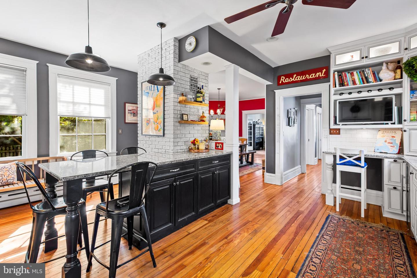 211 Ridgewood ROAD