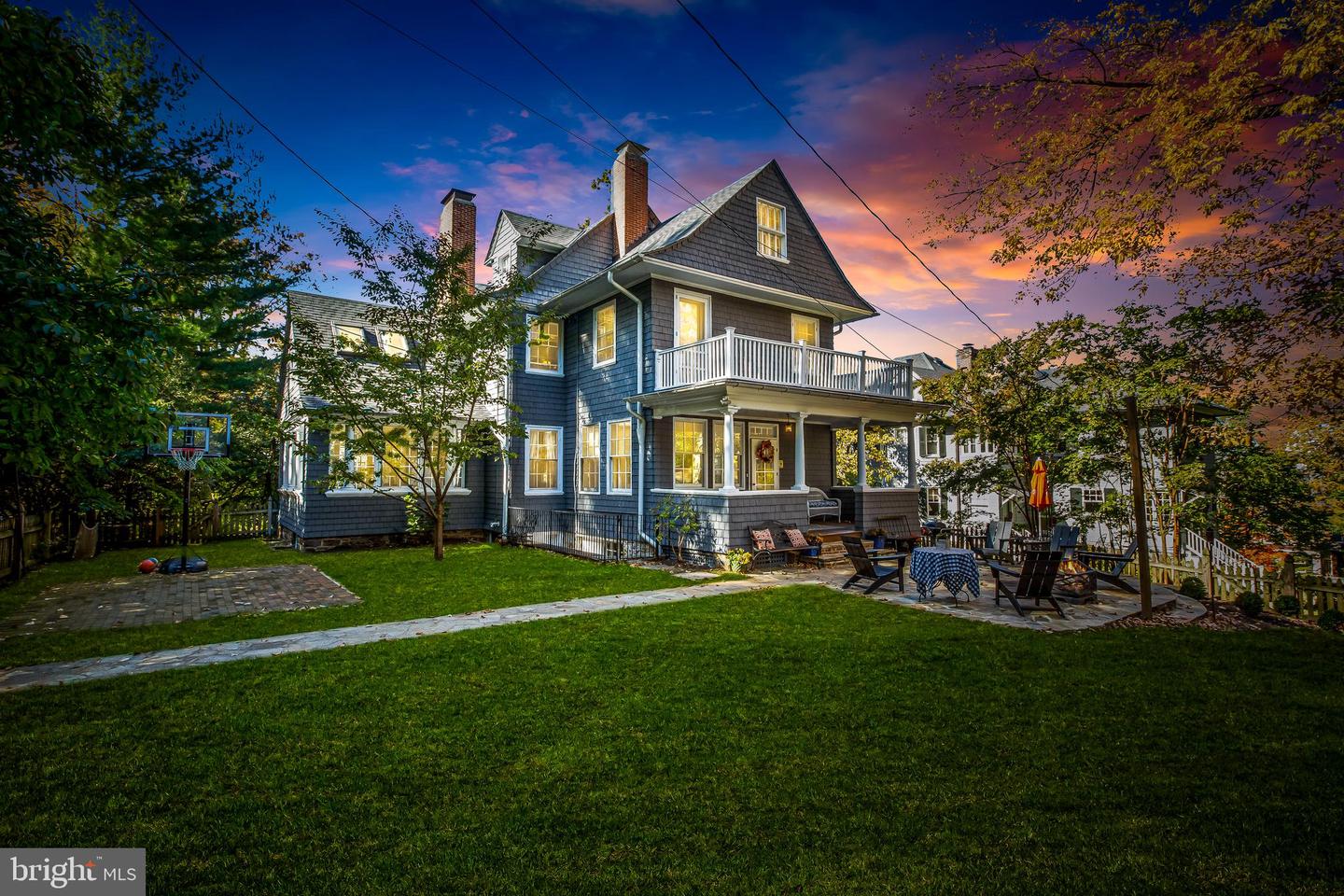 211 Ridgewood ROAD