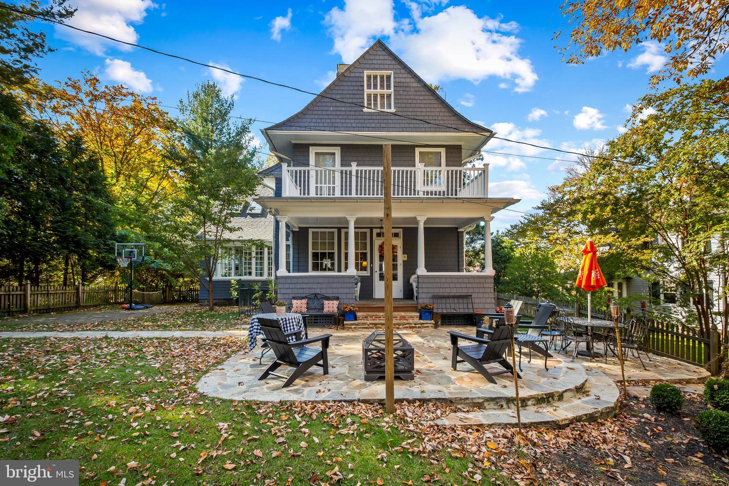 211 Ridgewood ROAD