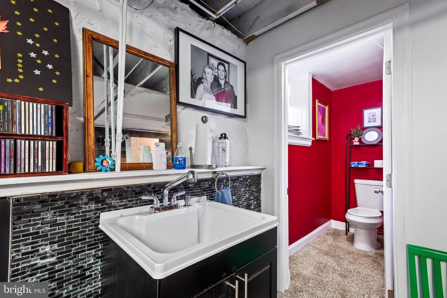 211 Ridgewood ROAD