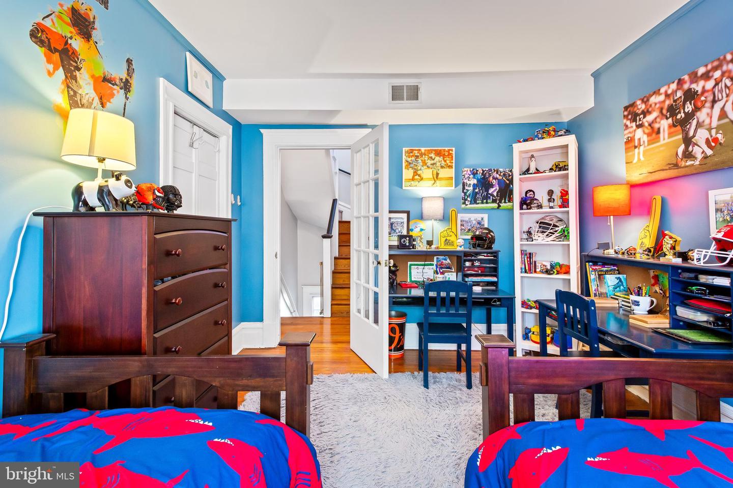 211 Ridgewood ROAD