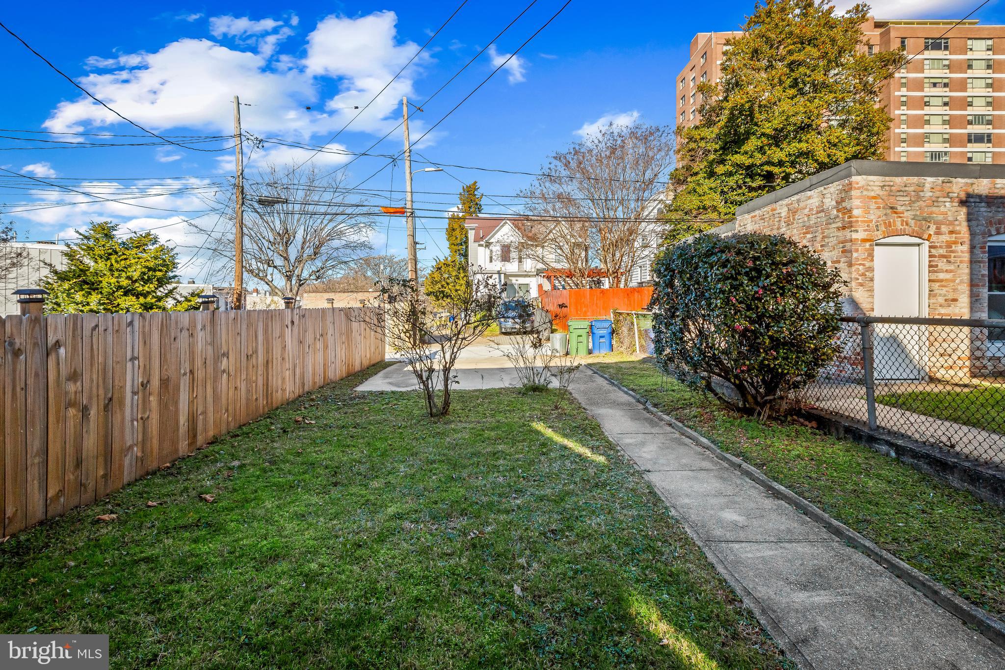 1020 W 38th STREET
