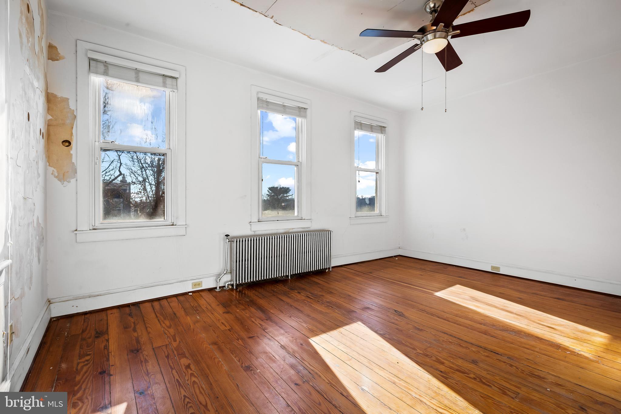 1020 W 38th STREET