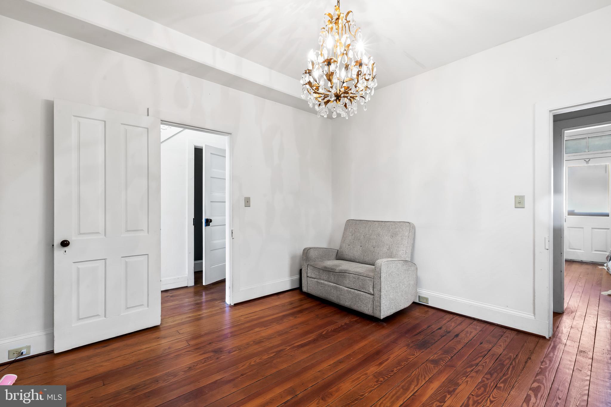 1020 W 38th STREET