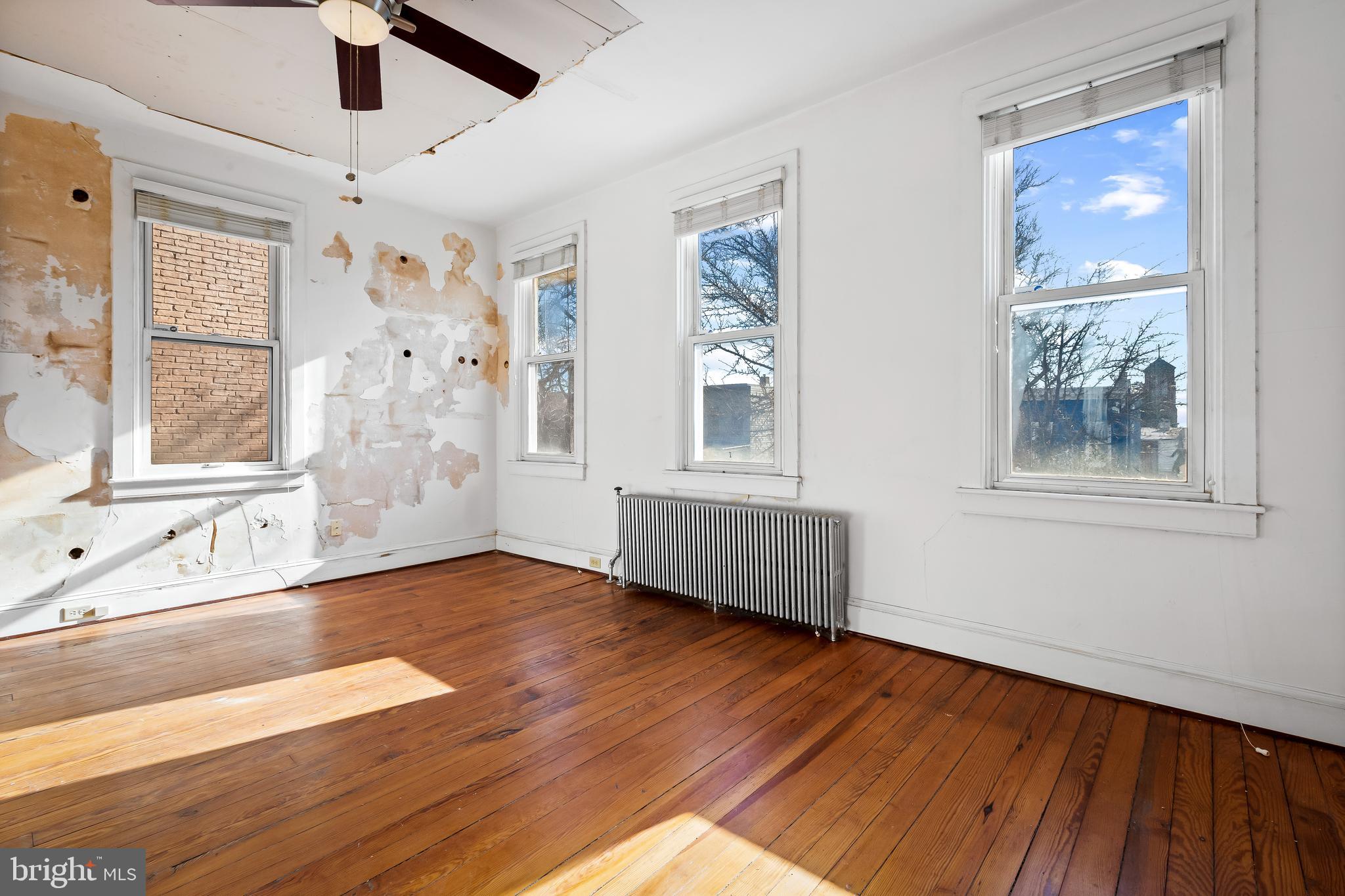 1020 W 38th STREET