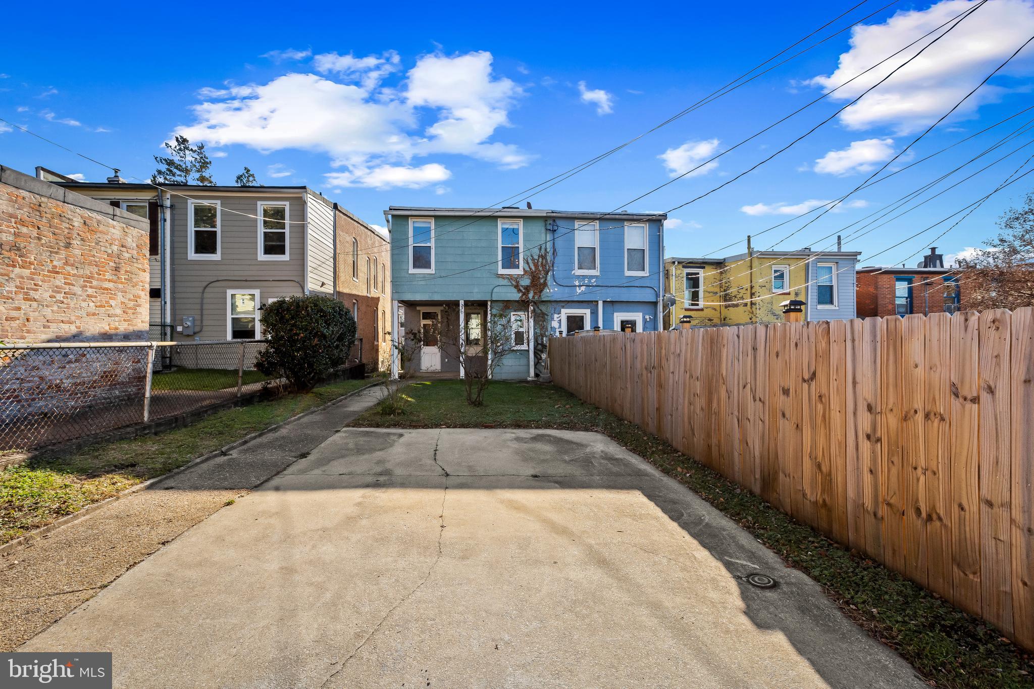 1020 W 38th STREET
