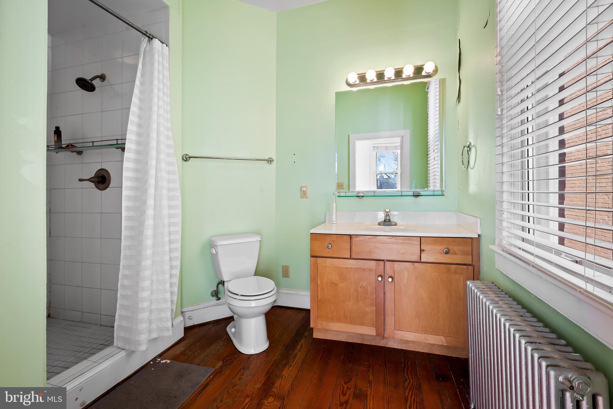 1020 W 38th STREET