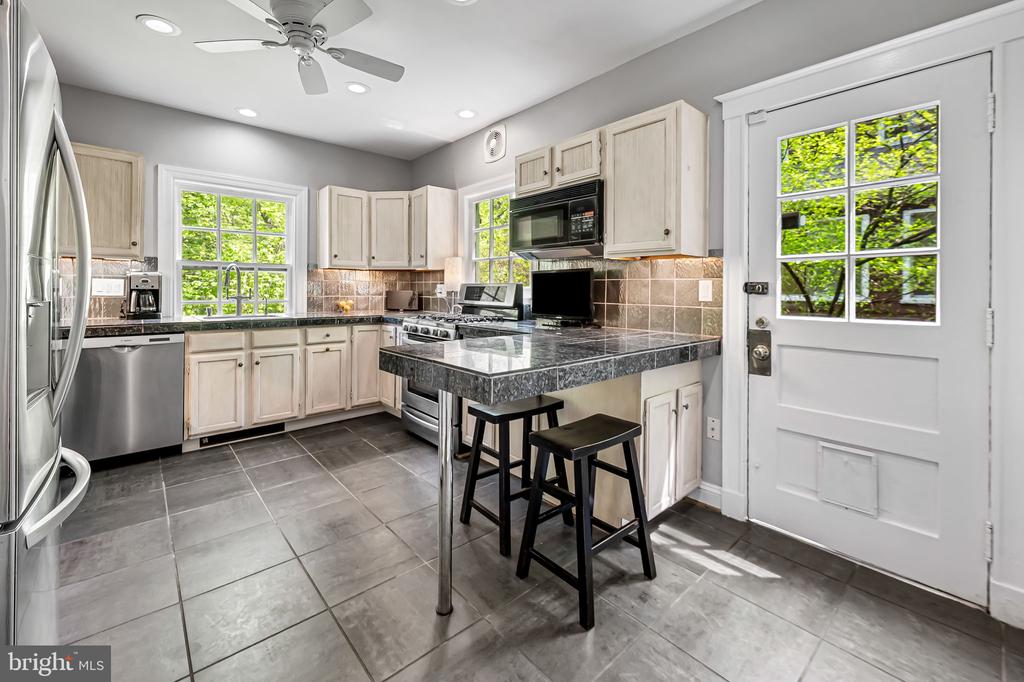 203 Deepdene Rd