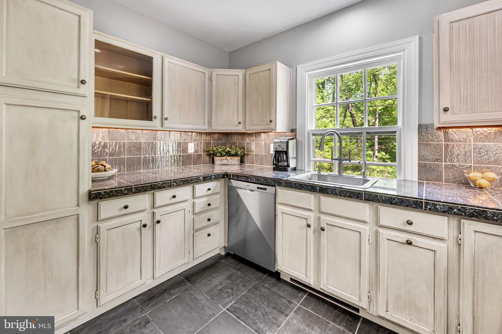 203 Deepdene Rd