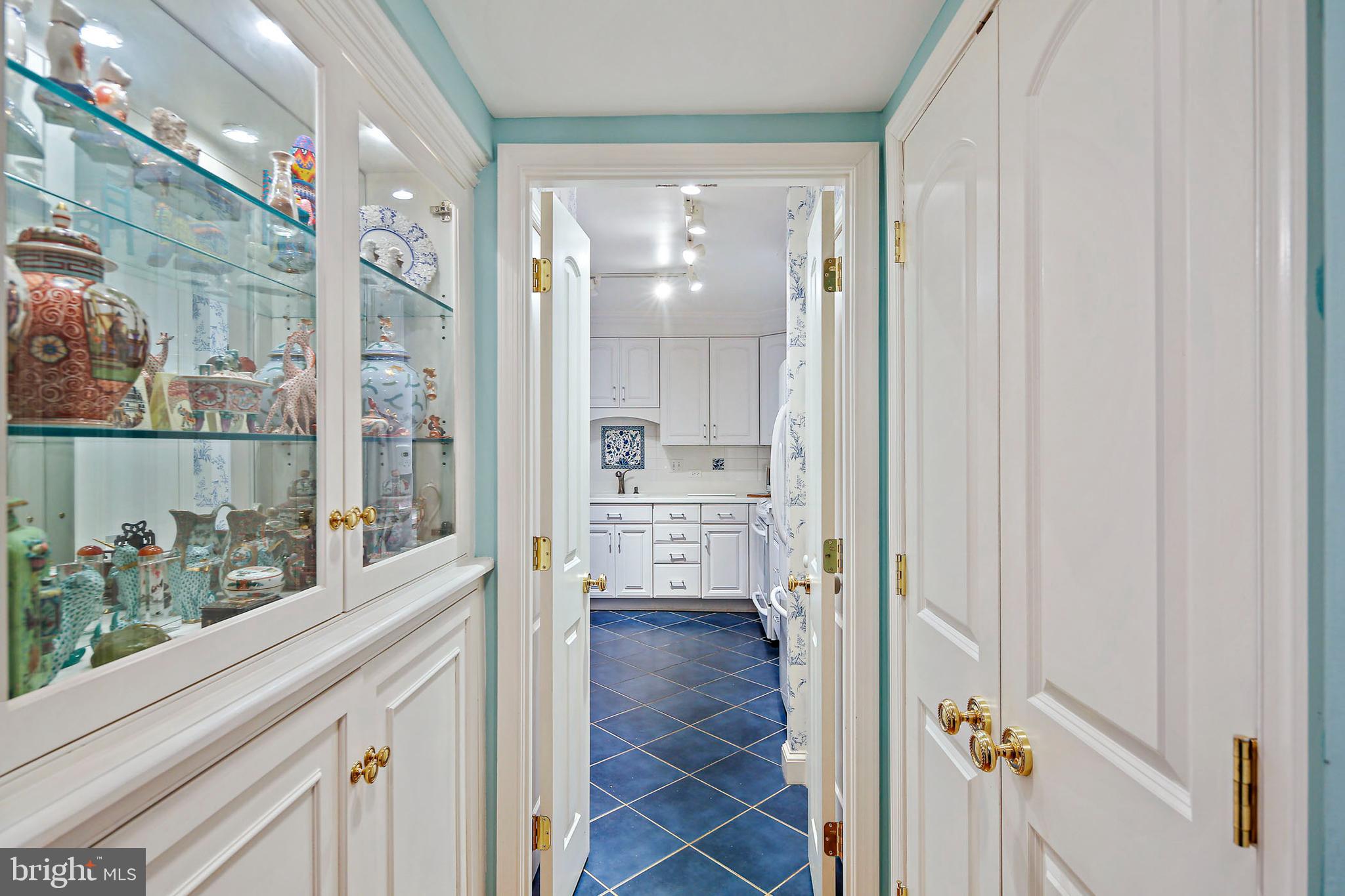 4100 N Charles STREET N Unit: 905
