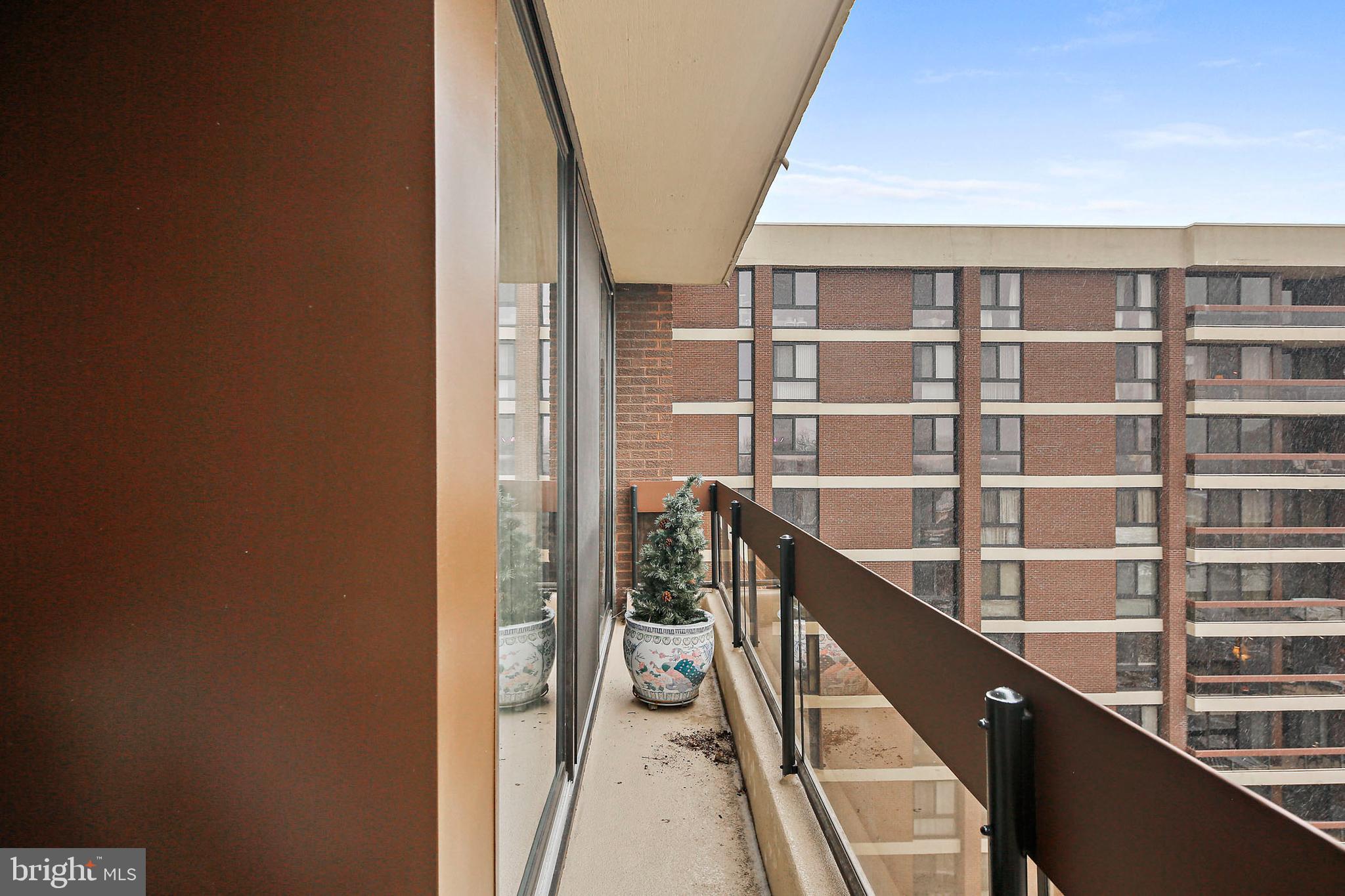 4100 N Charles STREET N Unit: 905