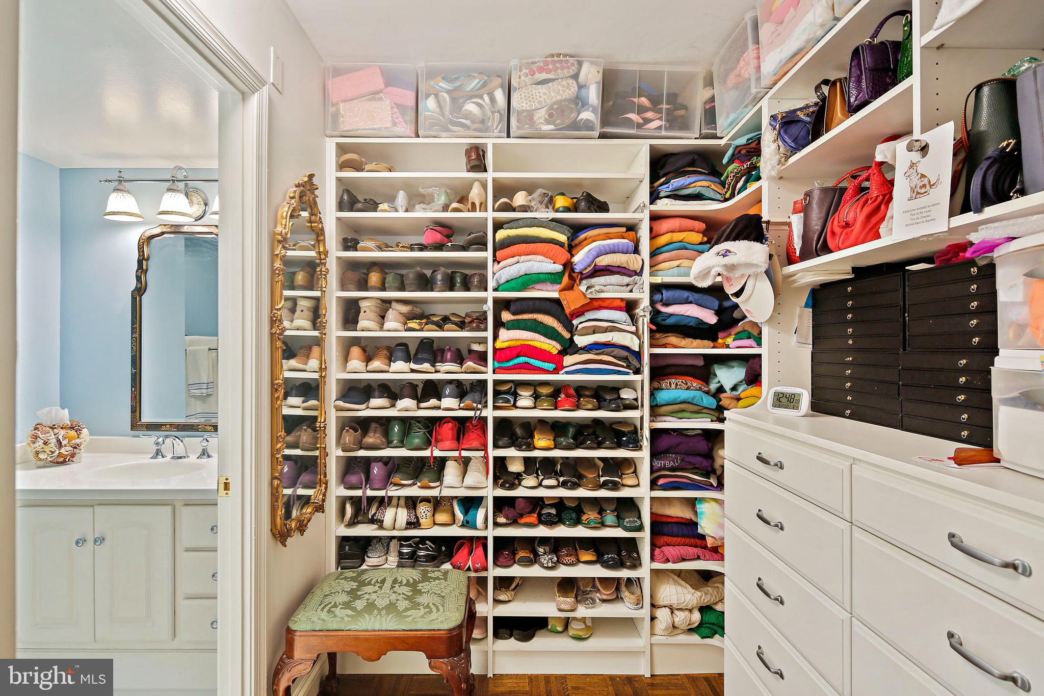 4100 N Charles STREET N Unit: 905