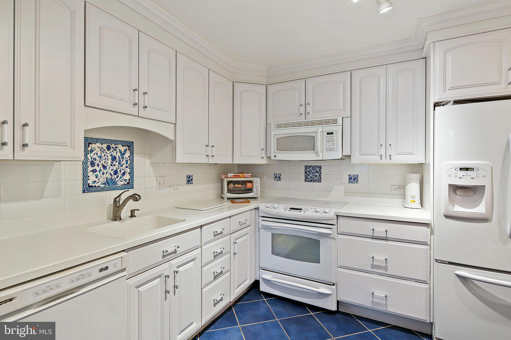 4100 N Charles STREET N Unit: 905