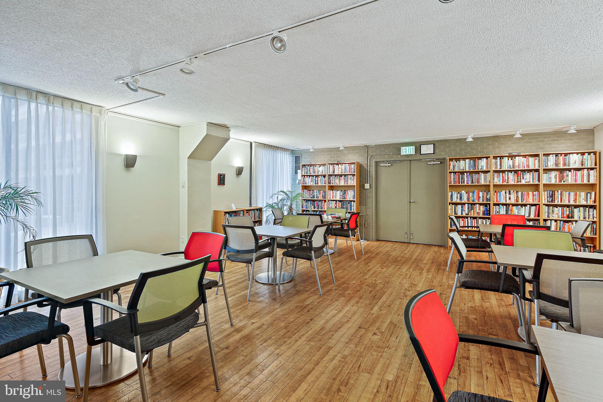 4100 N Charles STREET N Unit: 905