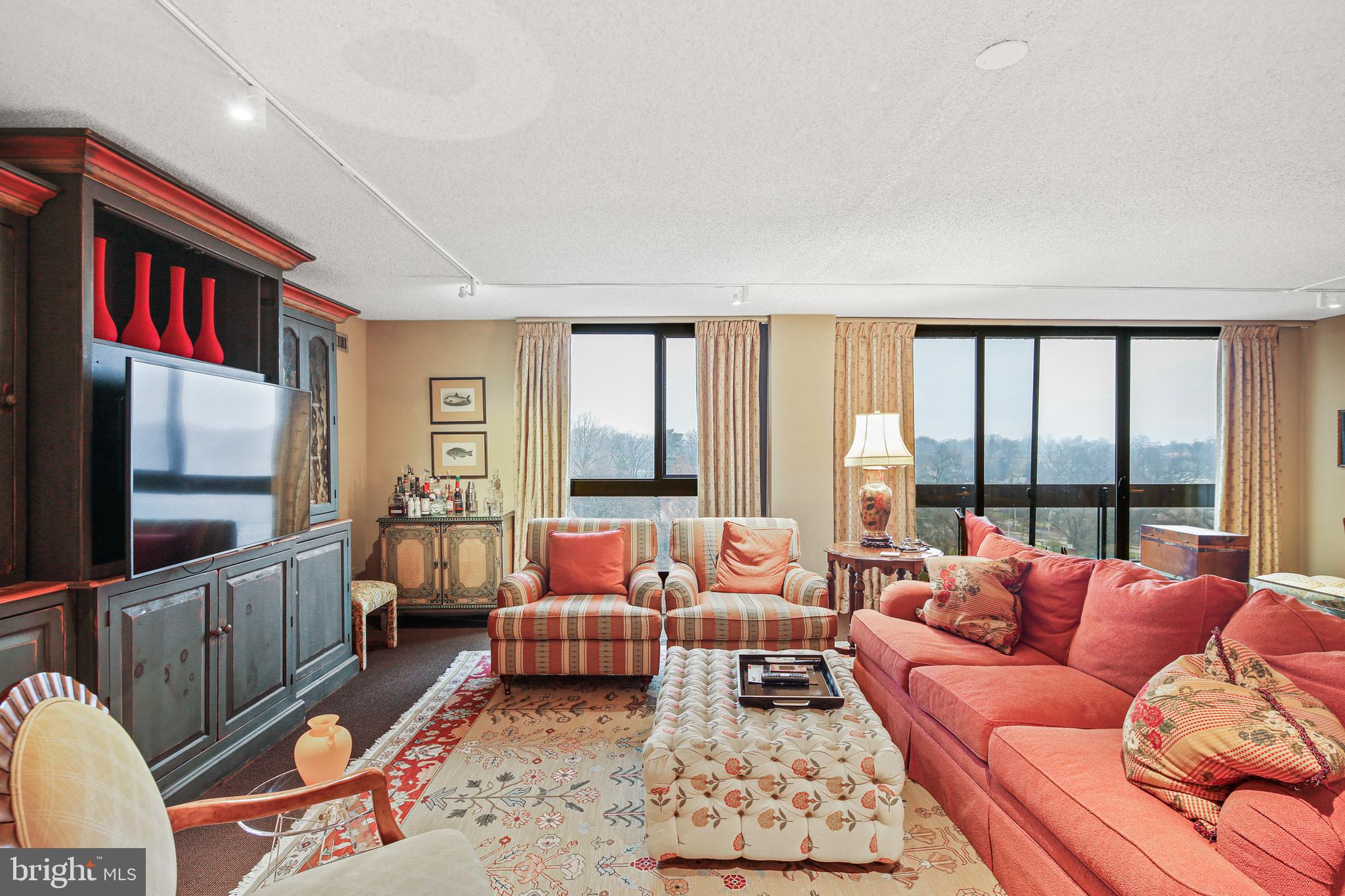 4100 N Charles Street Unit: 1008