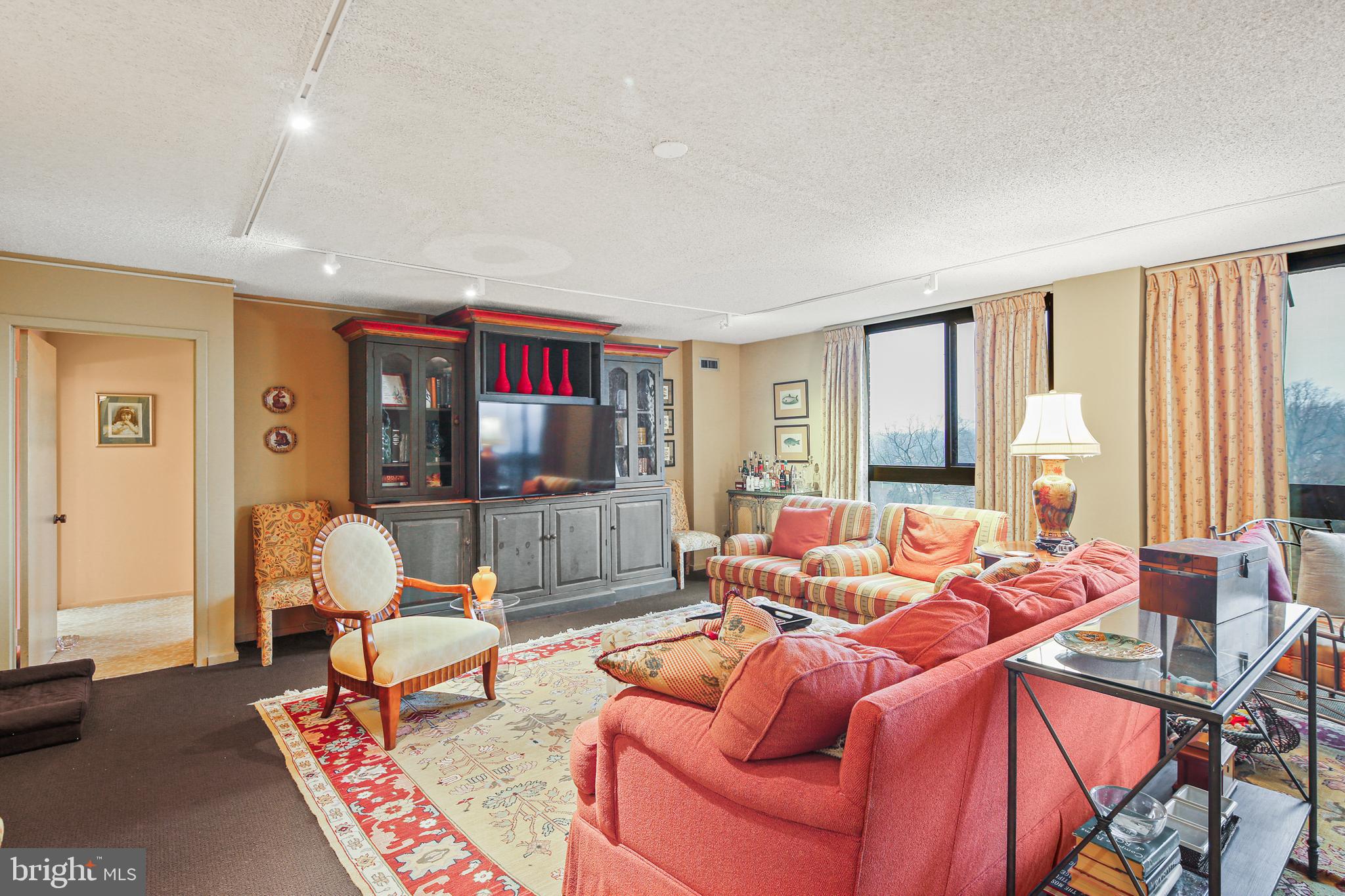 4100 N Charles Street Unit: 1008