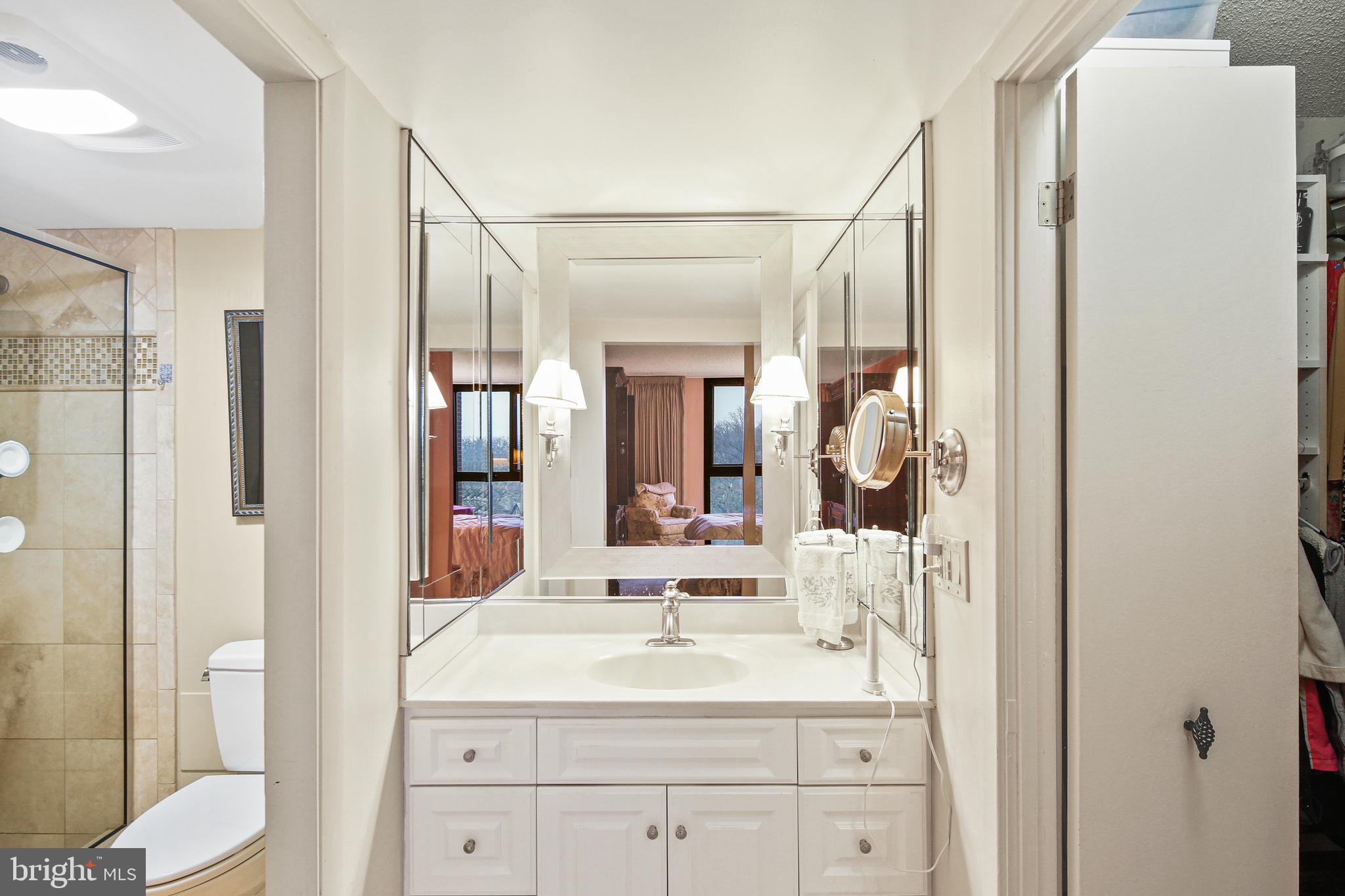 4100 N Charles Street Unit: 1008