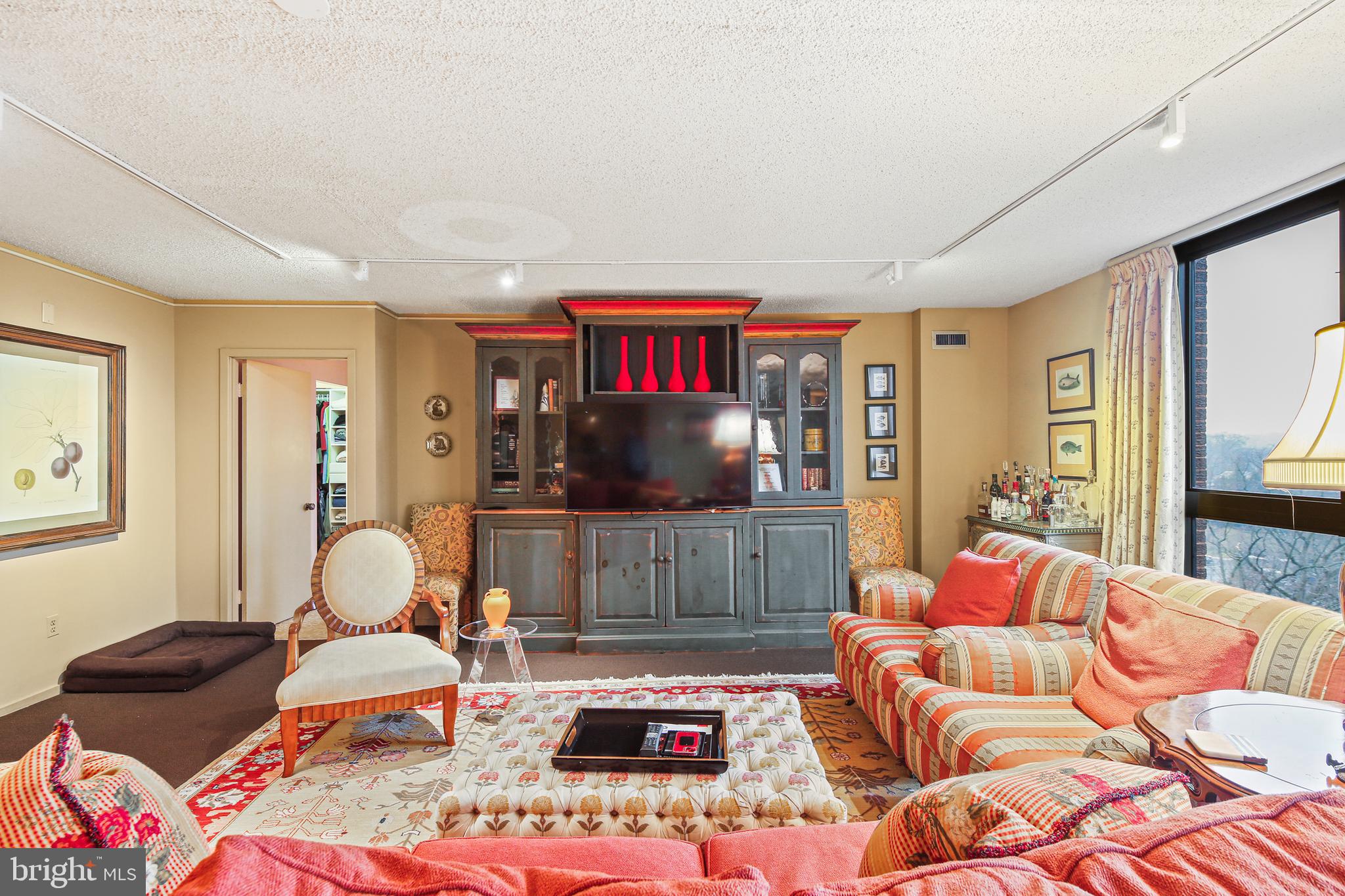 4100 N Charles Street Unit: 1008
