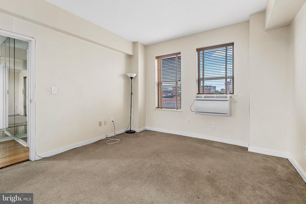 1001 Saint Paul St #5c