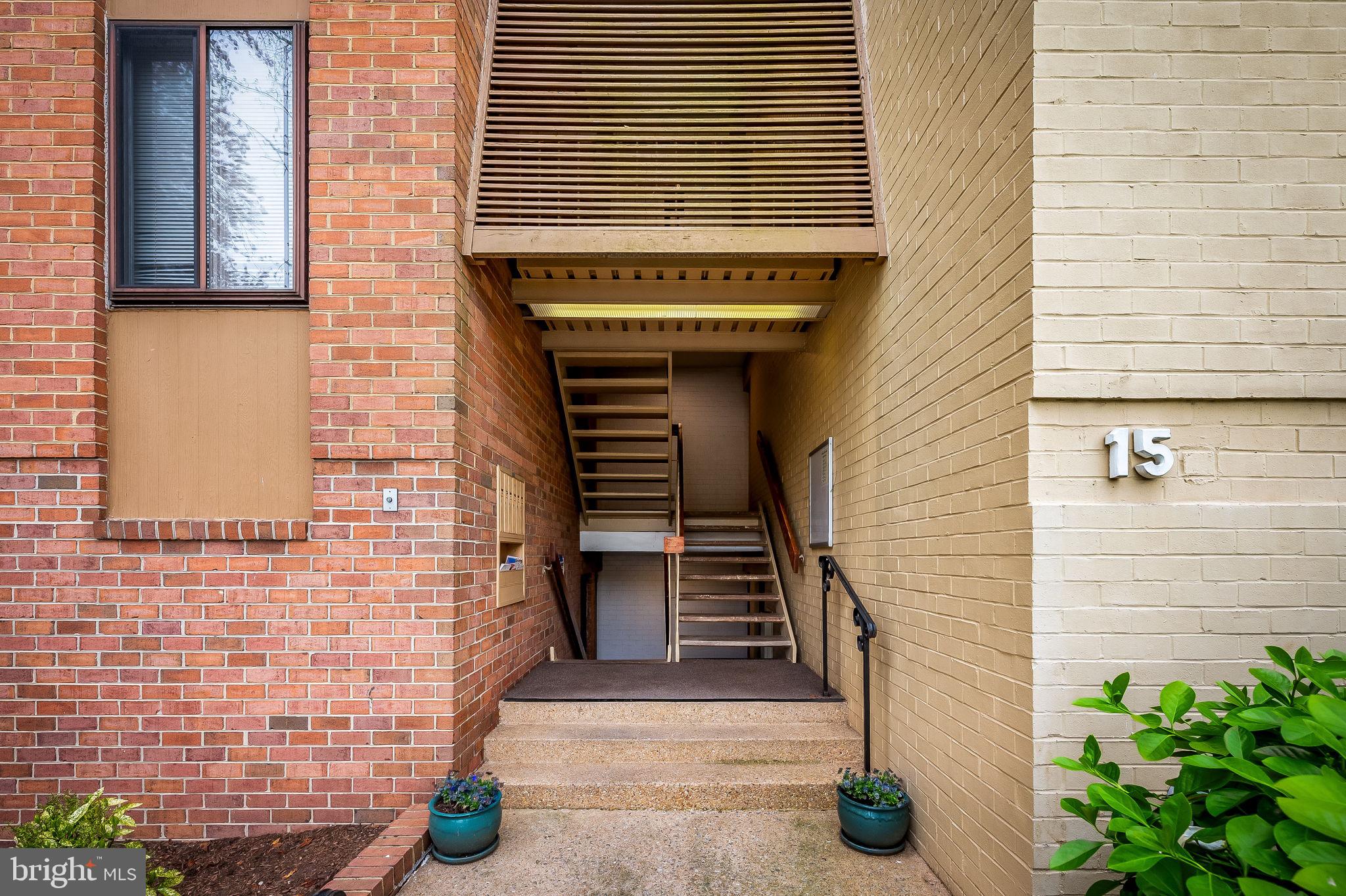 15 Hamill Rd #15a