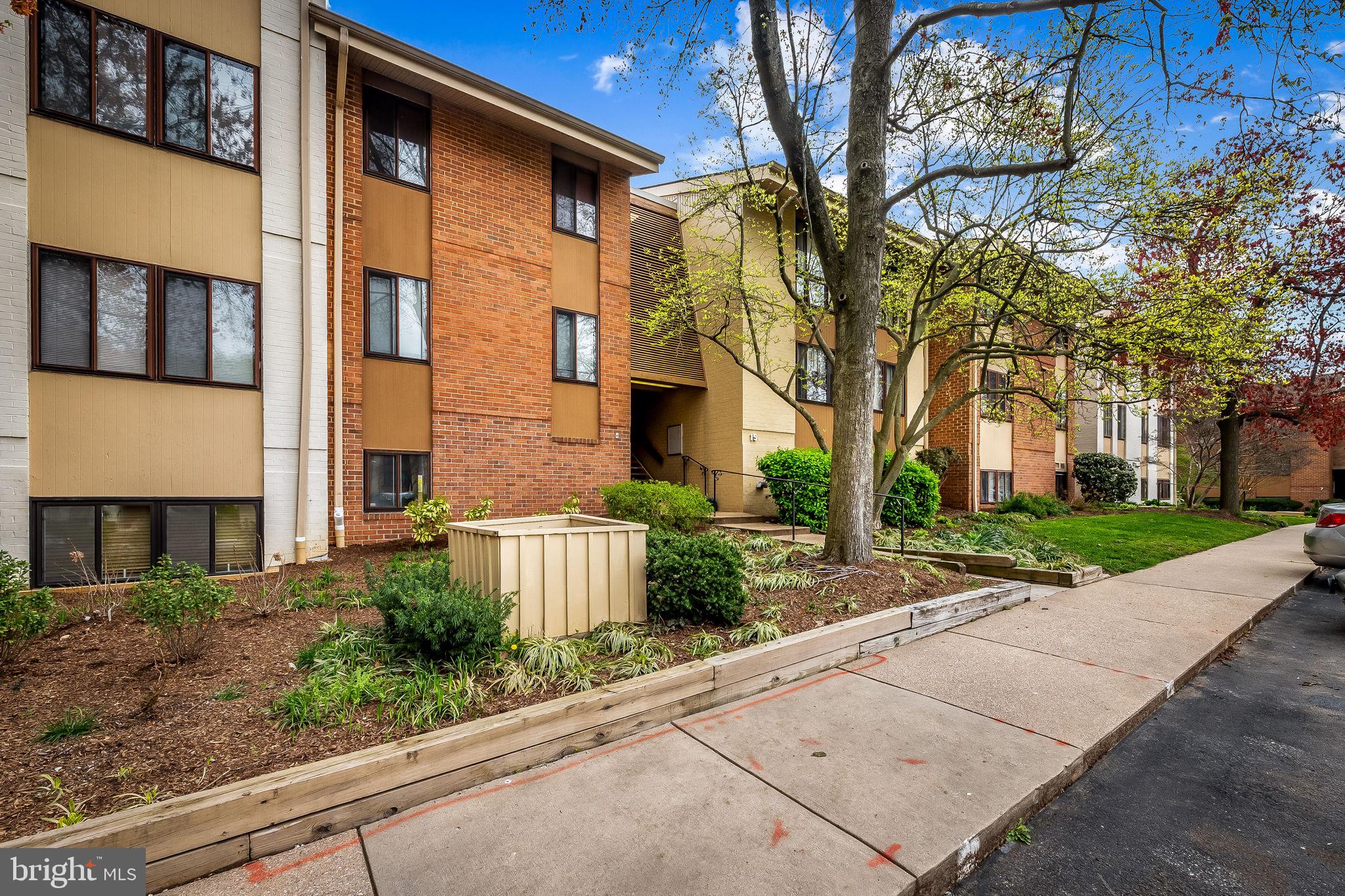 15 Hamill Rd #15a