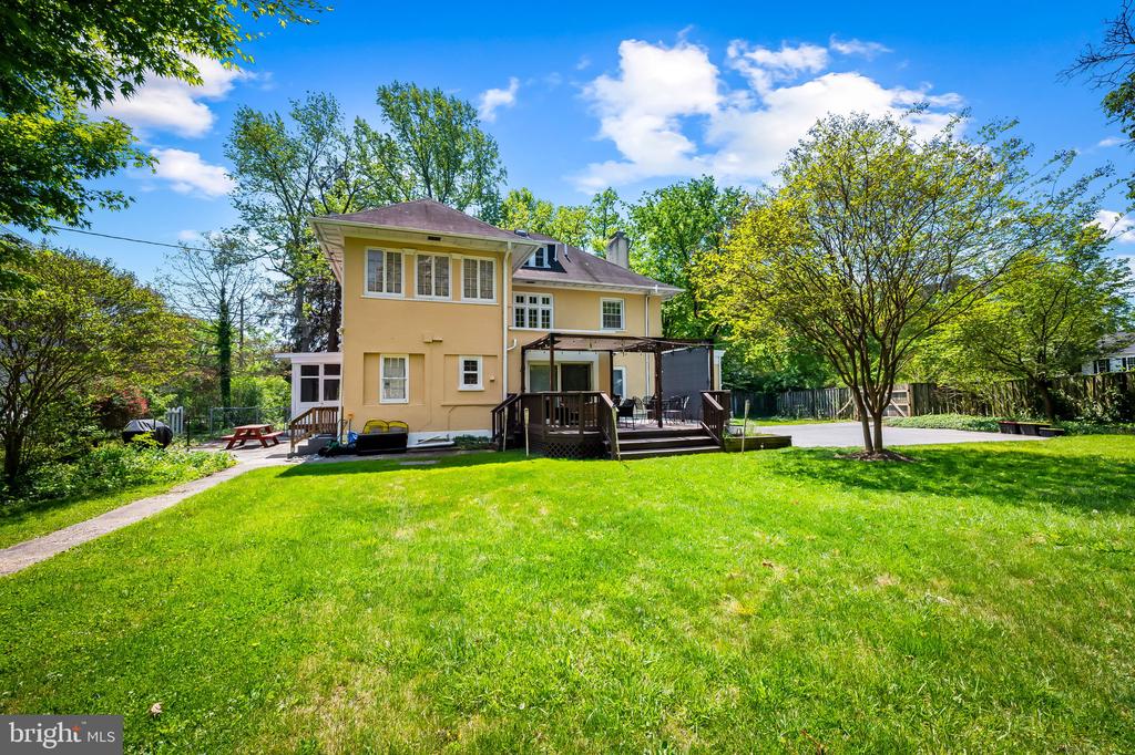 2310 W Rogers Ave