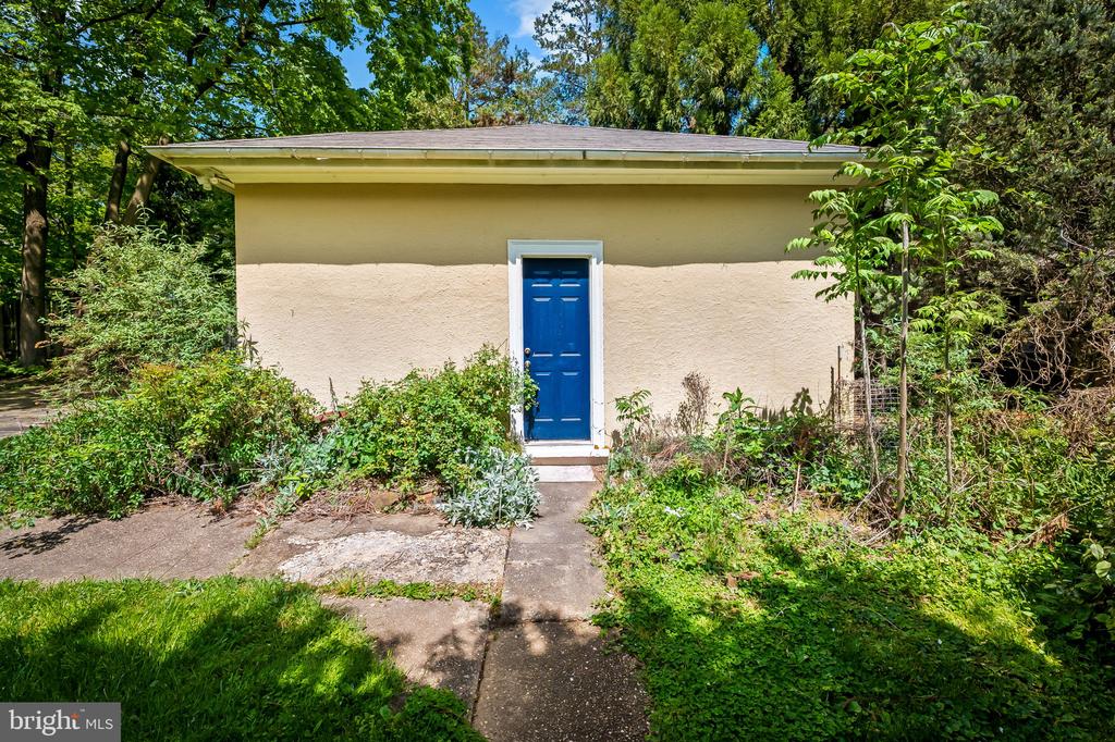 2310 W Rogers Ave