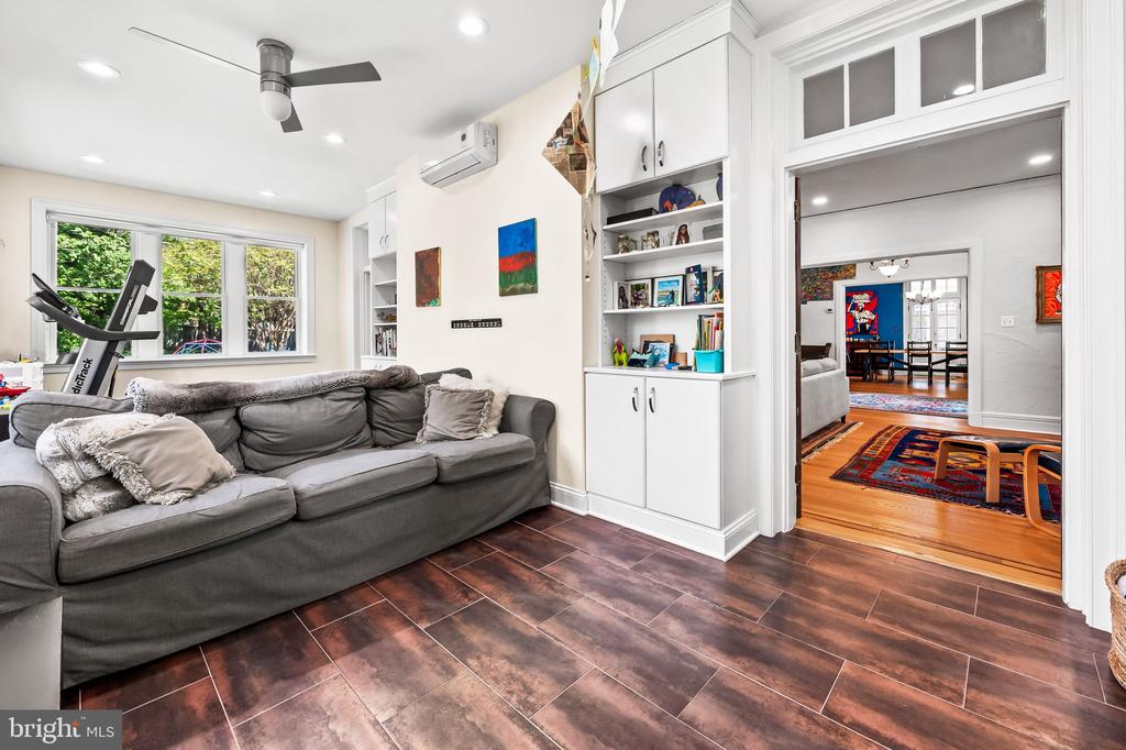 2310 W Rogers Ave