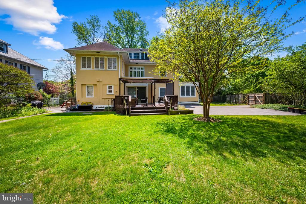 2310 W Rogers Ave