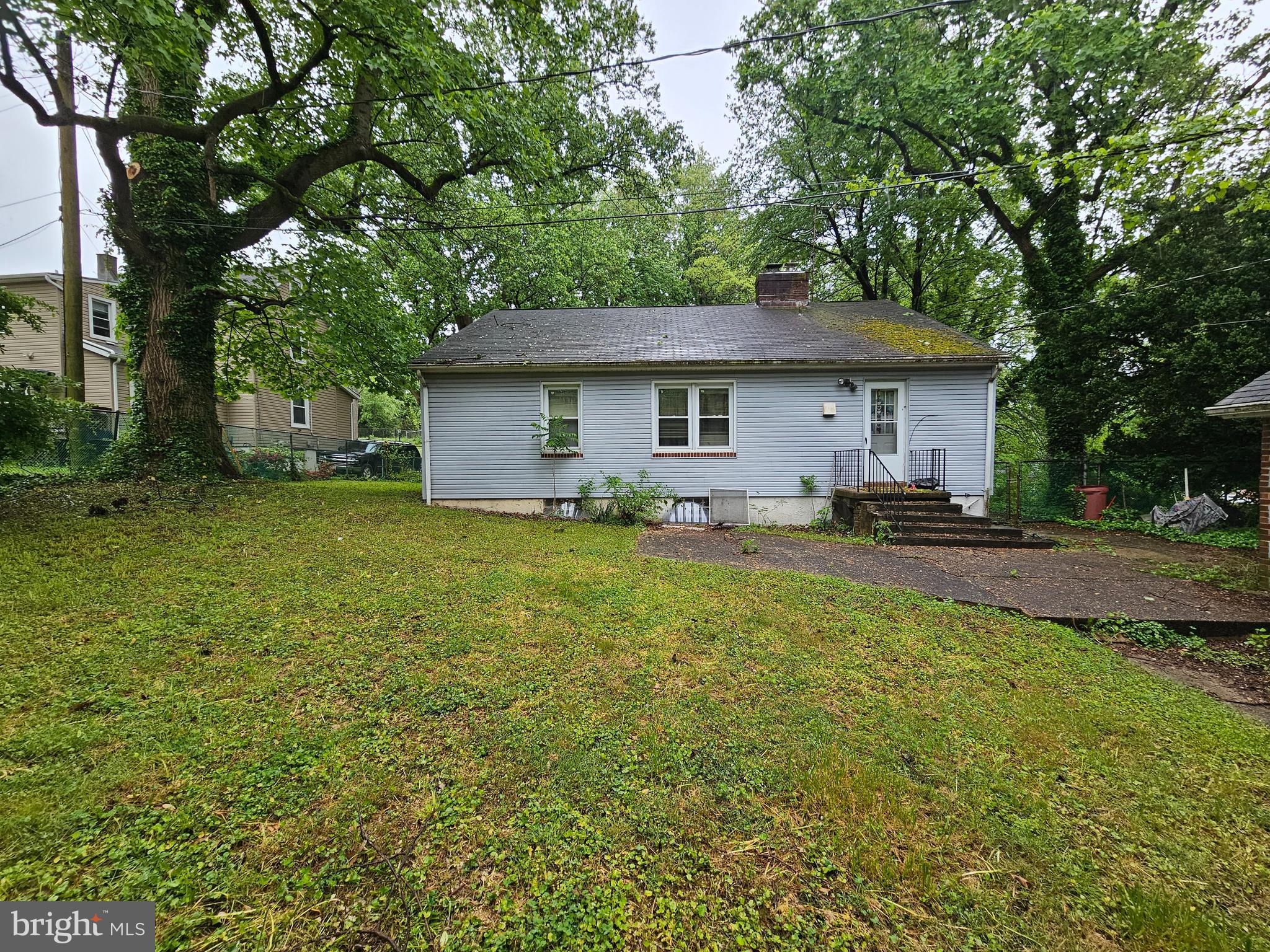 5004 Greenhill Ave