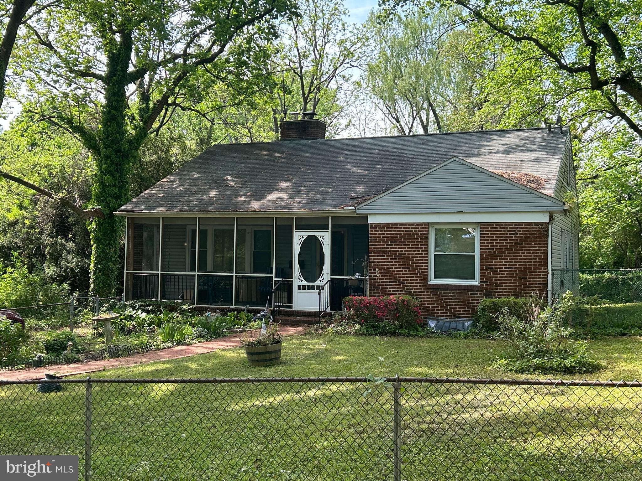 5004 Greenhill Ave