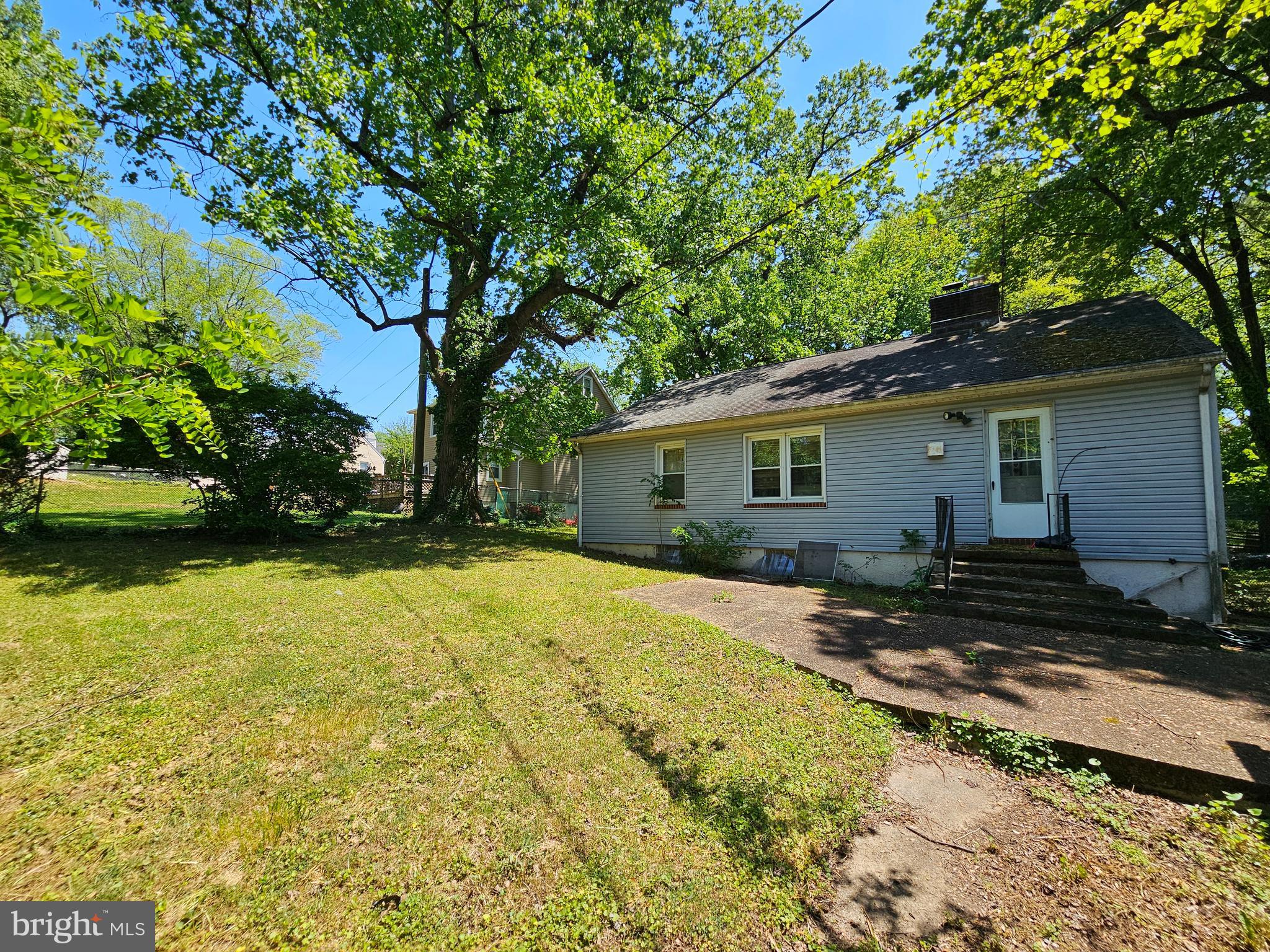 5004 Greenhill Ave