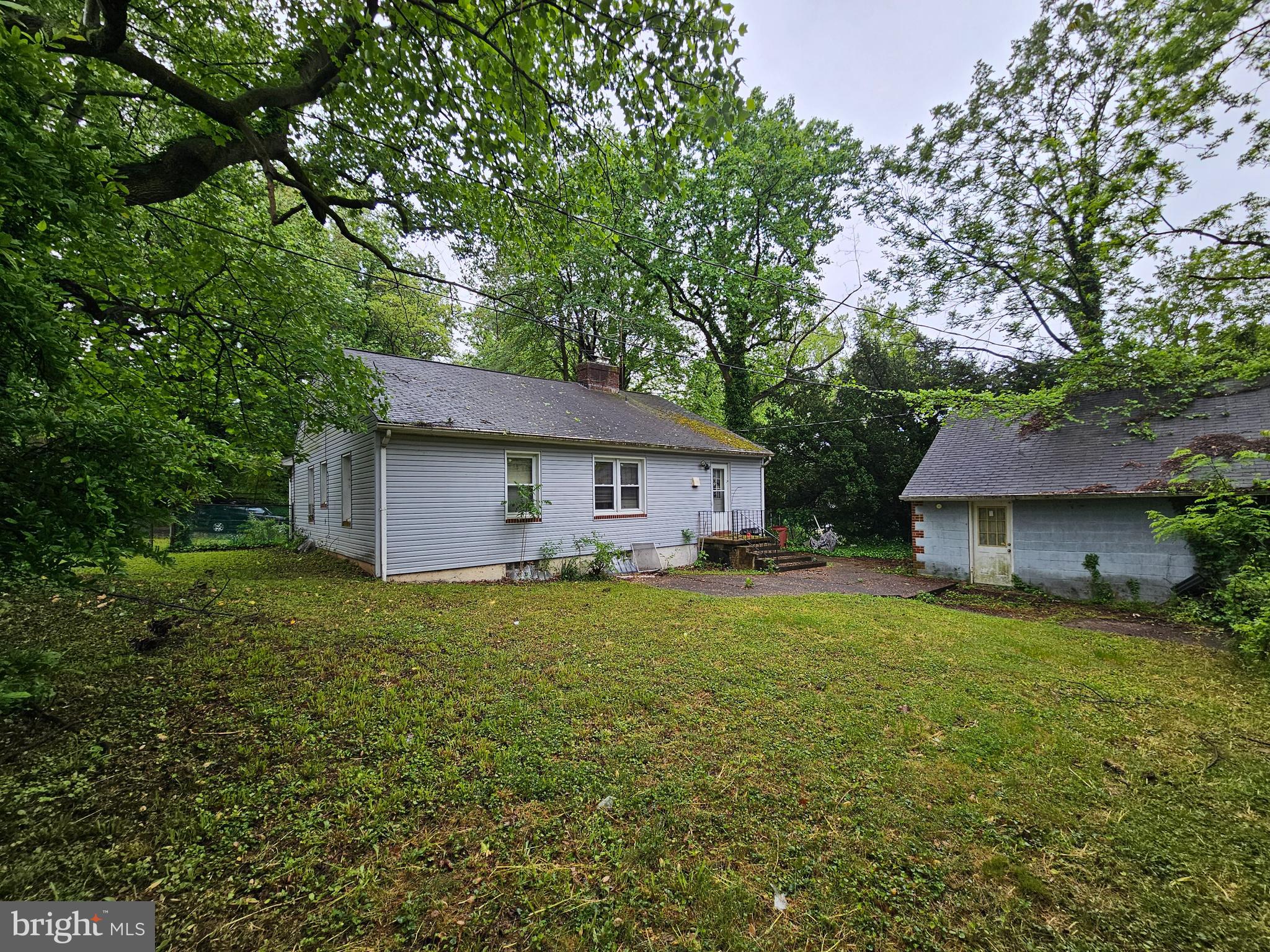 5004 Greenhill Ave