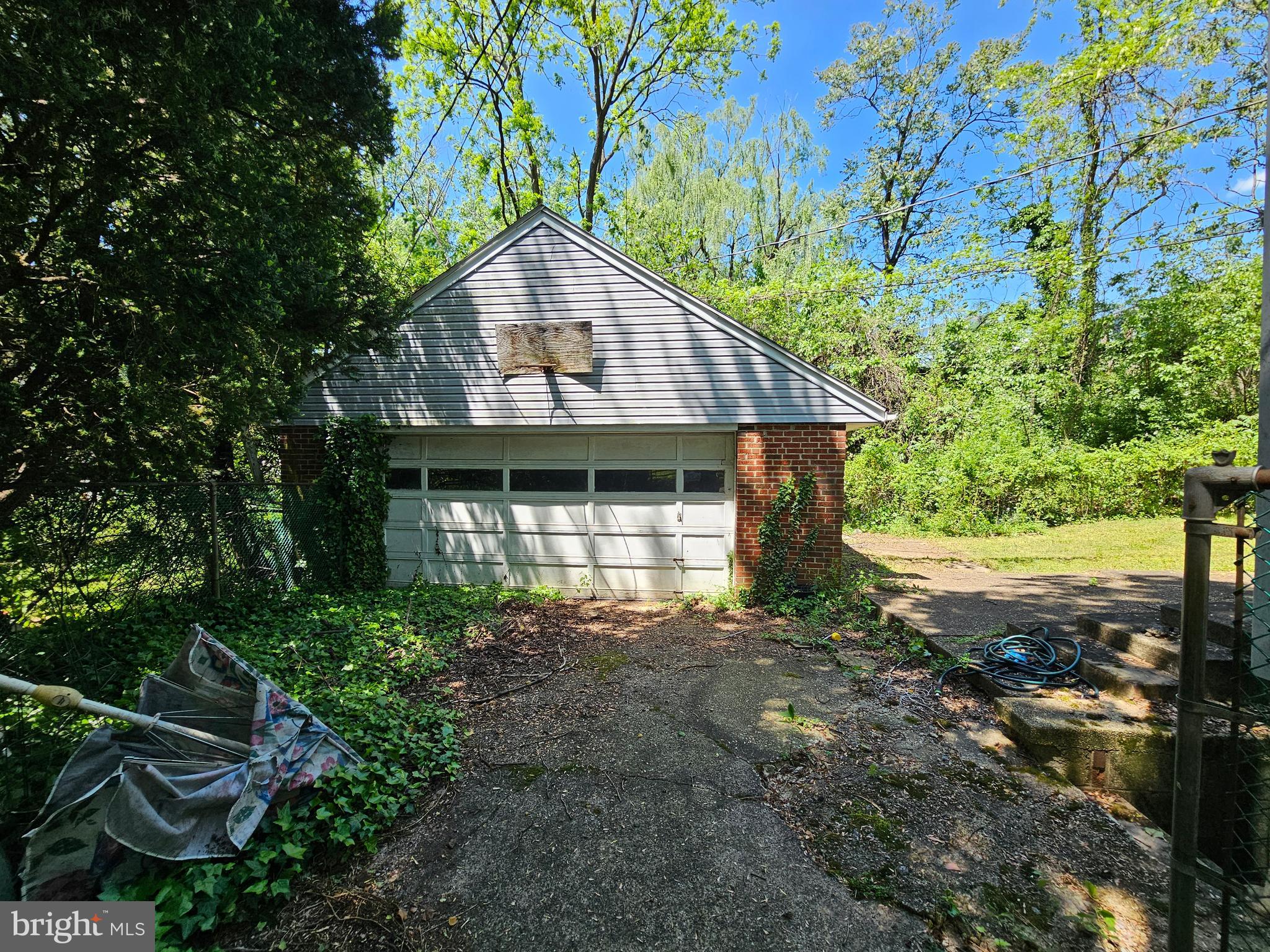 5004 Greenhill Ave