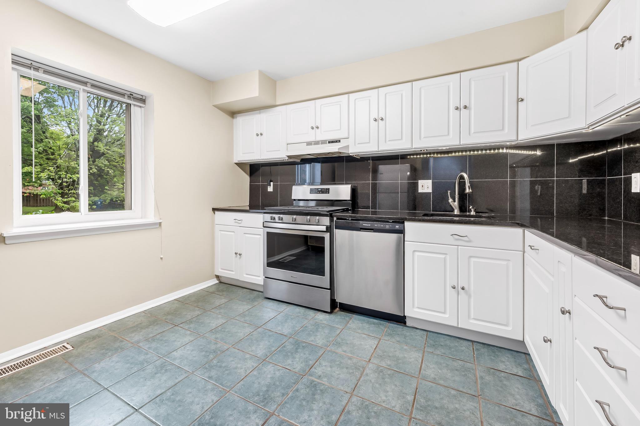 1953 Greenberry Rd