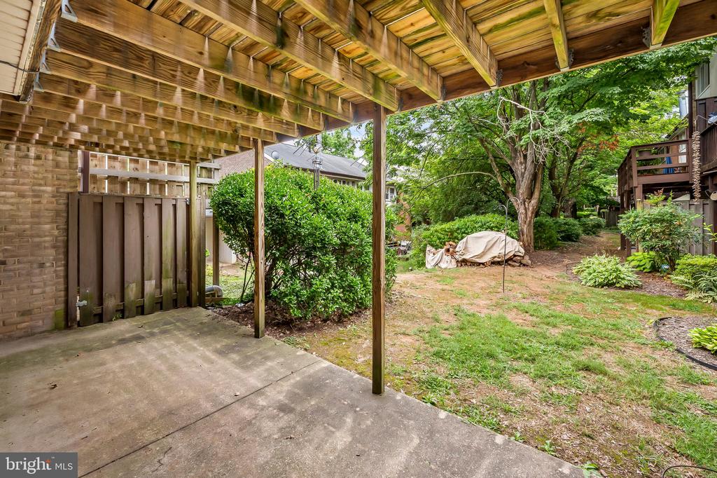 1953 Greenberry Rd