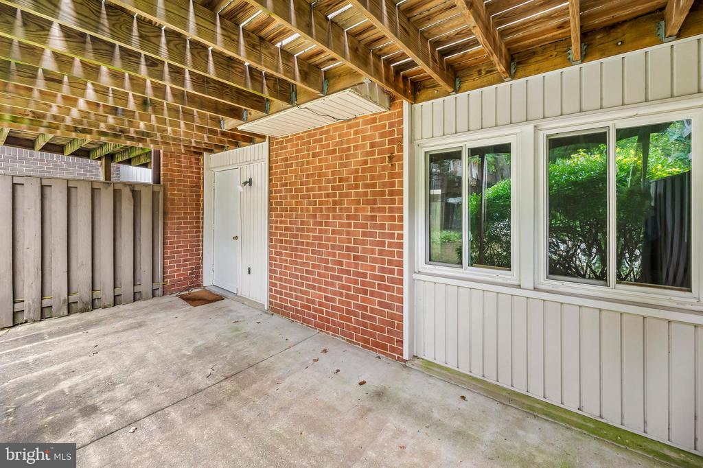 1953 Greenberry Rd