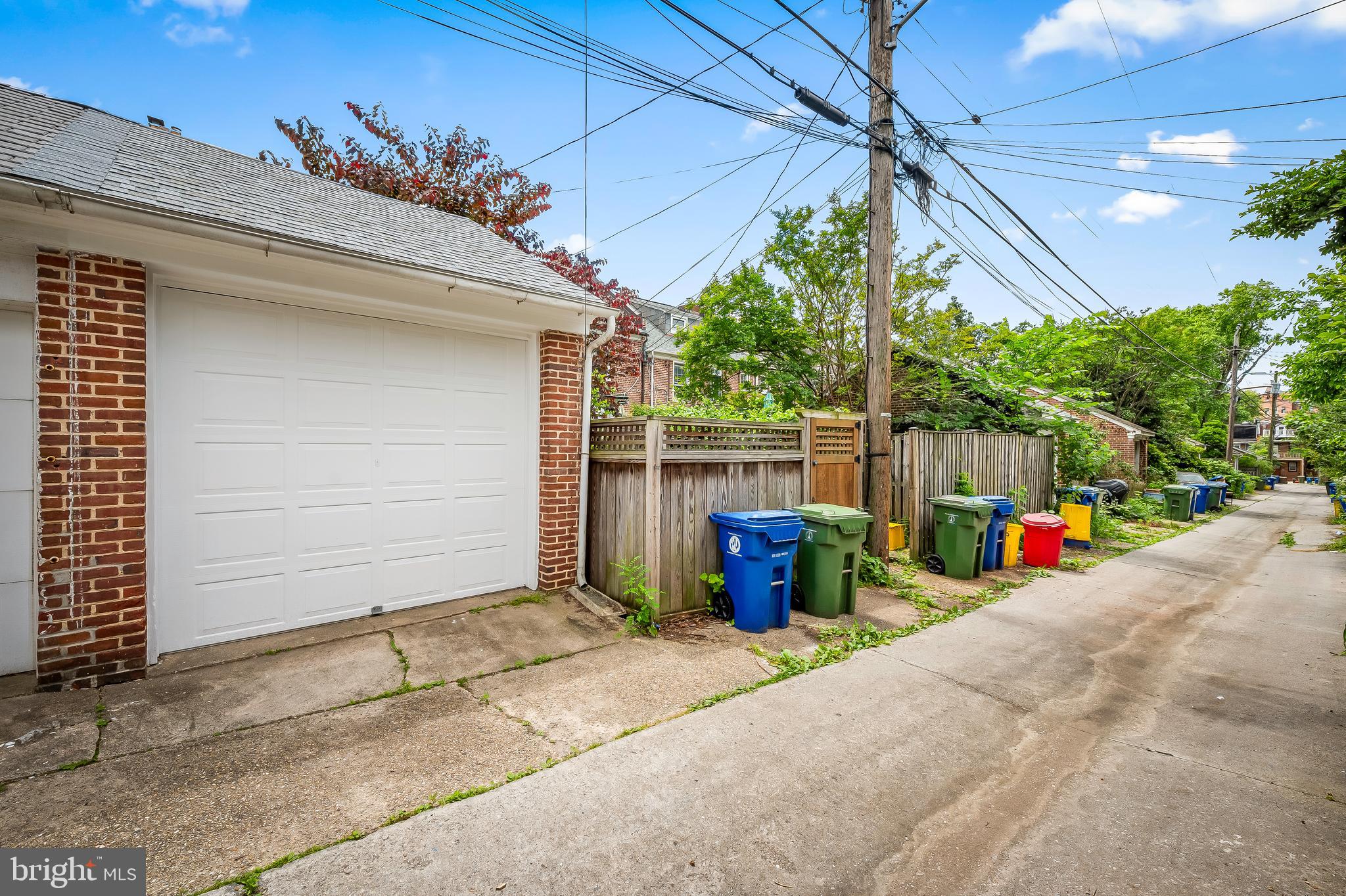 3432 University Pl