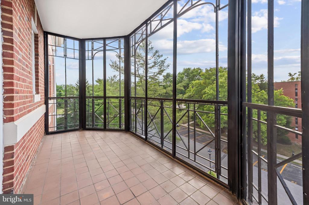 6701 Park Heights Ave #4a