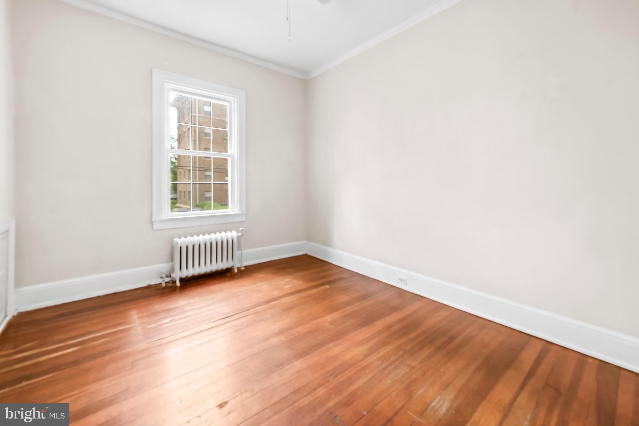 101 W 39th St #C2