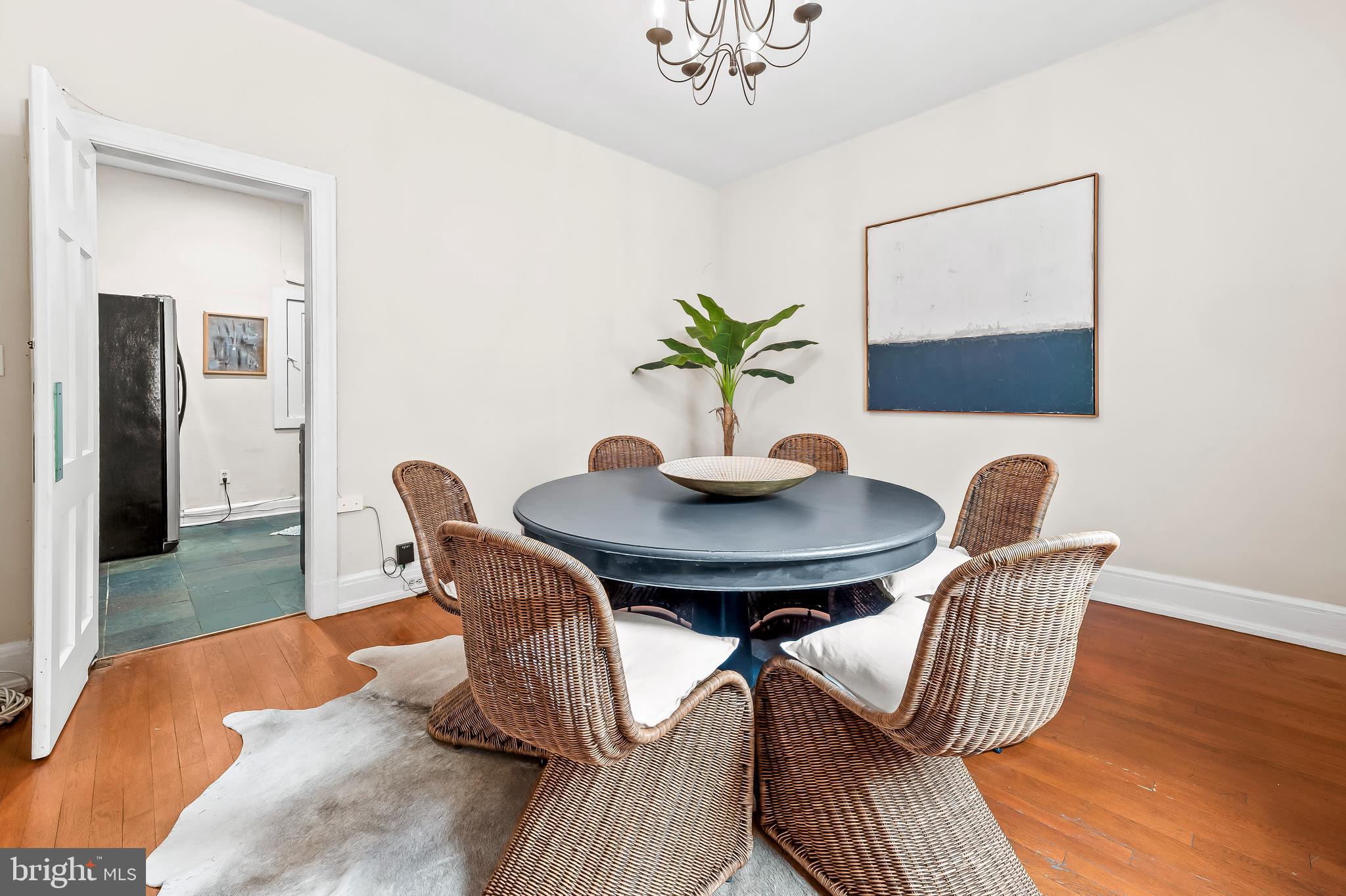 101 W 39th St #C2