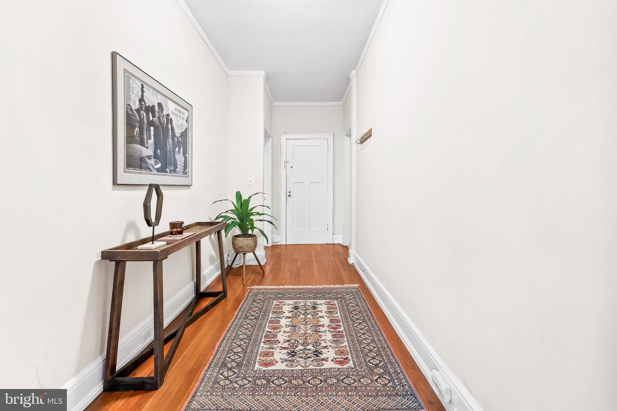 101 W 39th St #C2