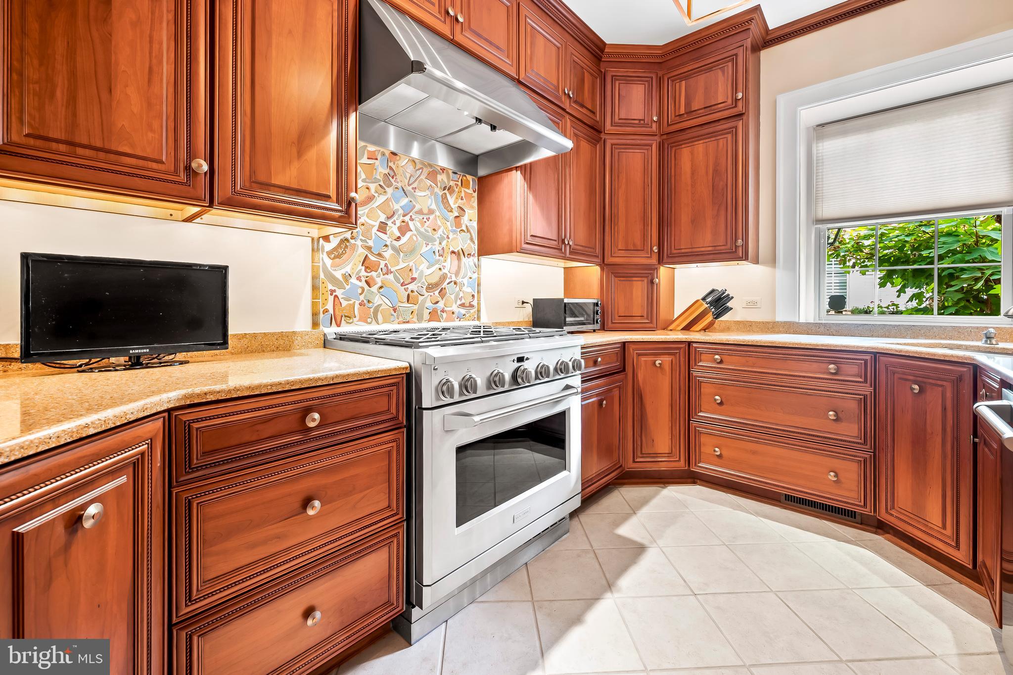 5510 Lombardy Pl
