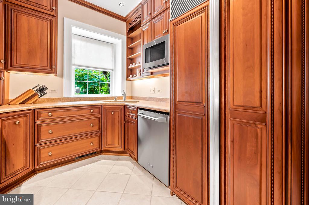 5510 Lombardy Pl