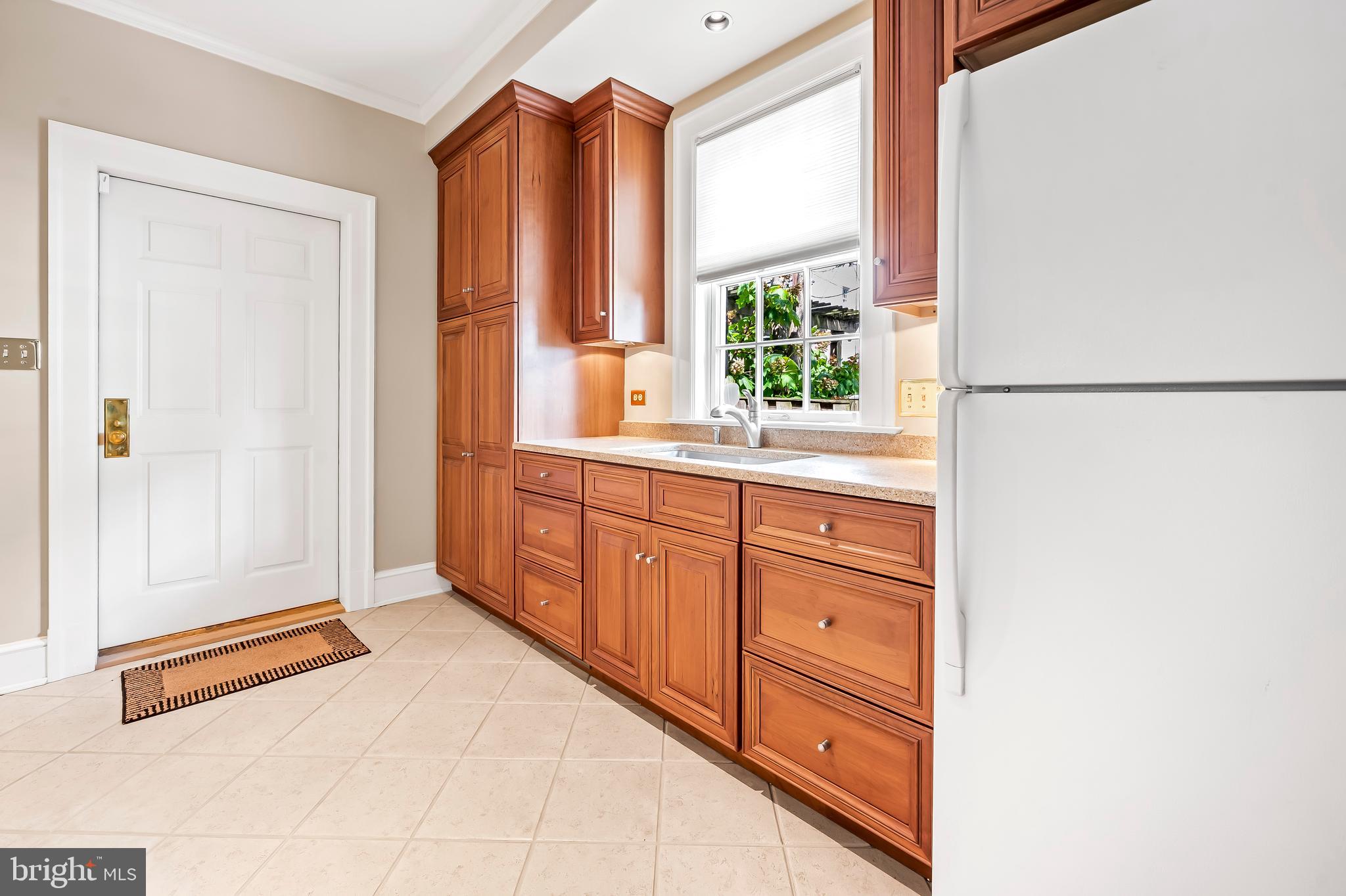 5510 Lombardy Pl