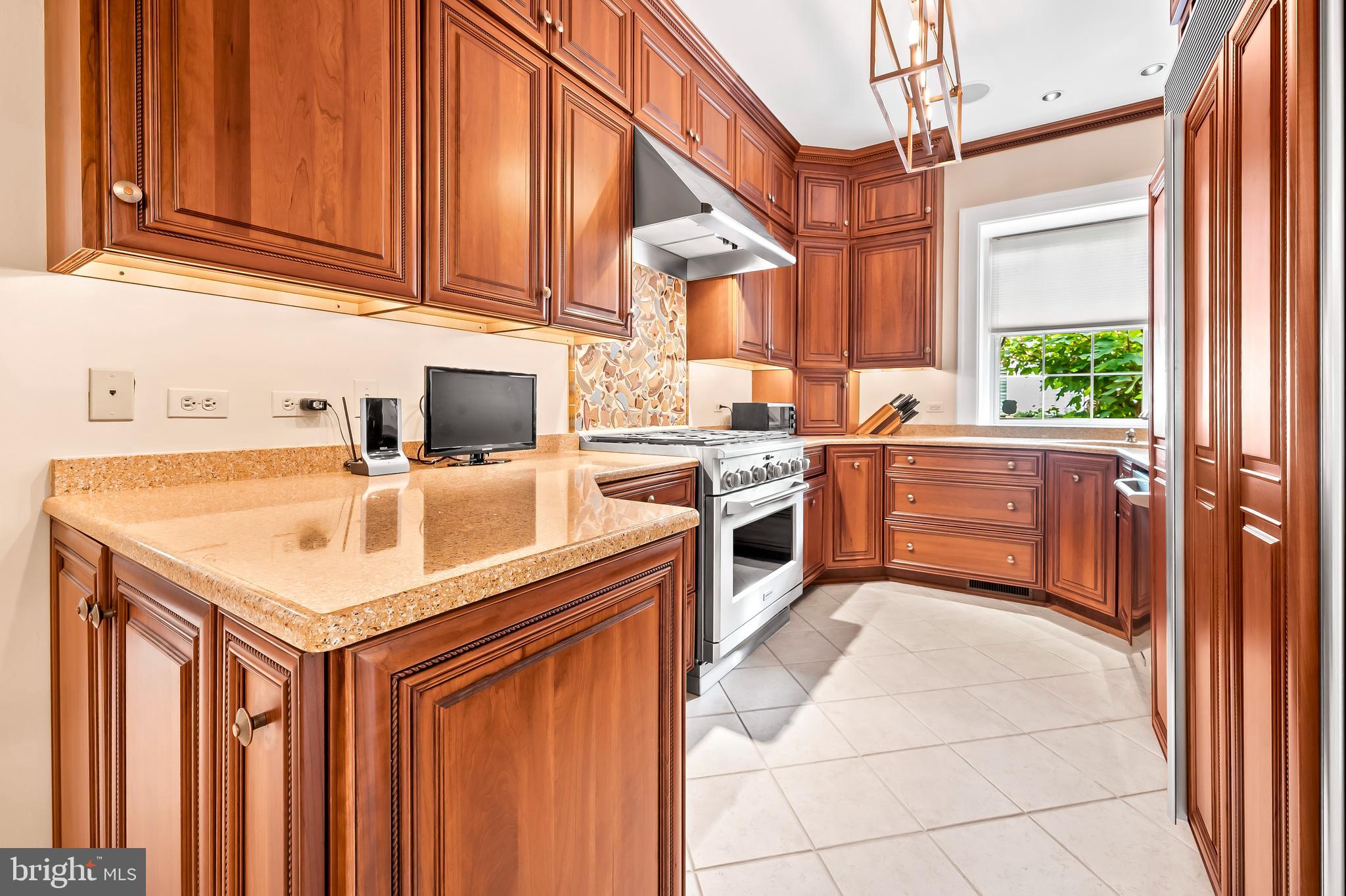 5510 Lombardy Pl