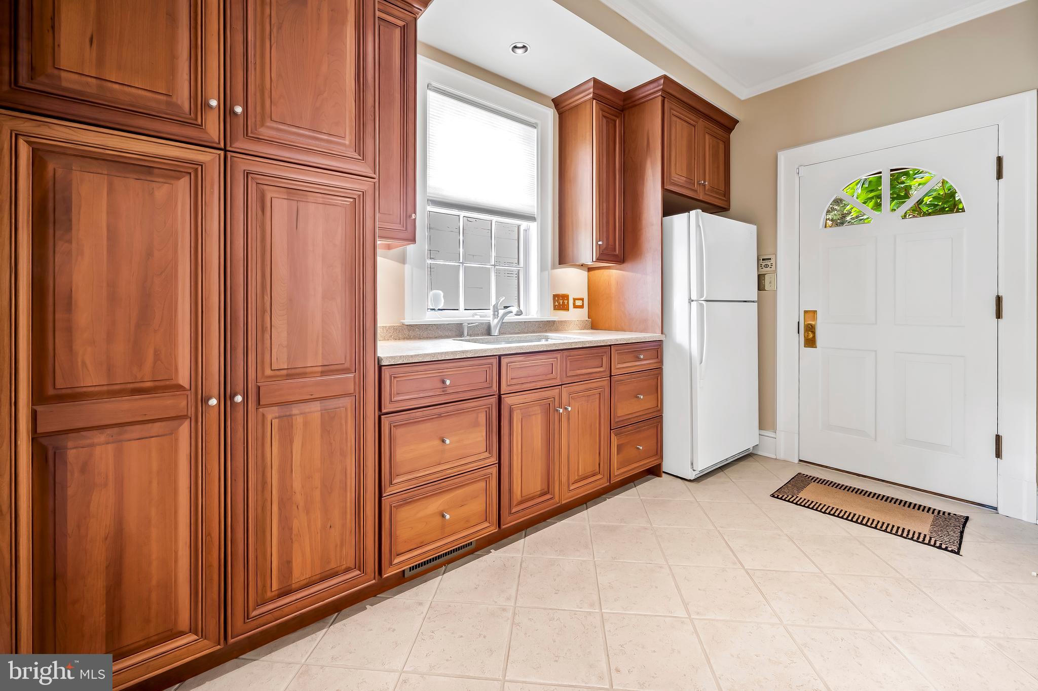 5510 Lombardy Pl